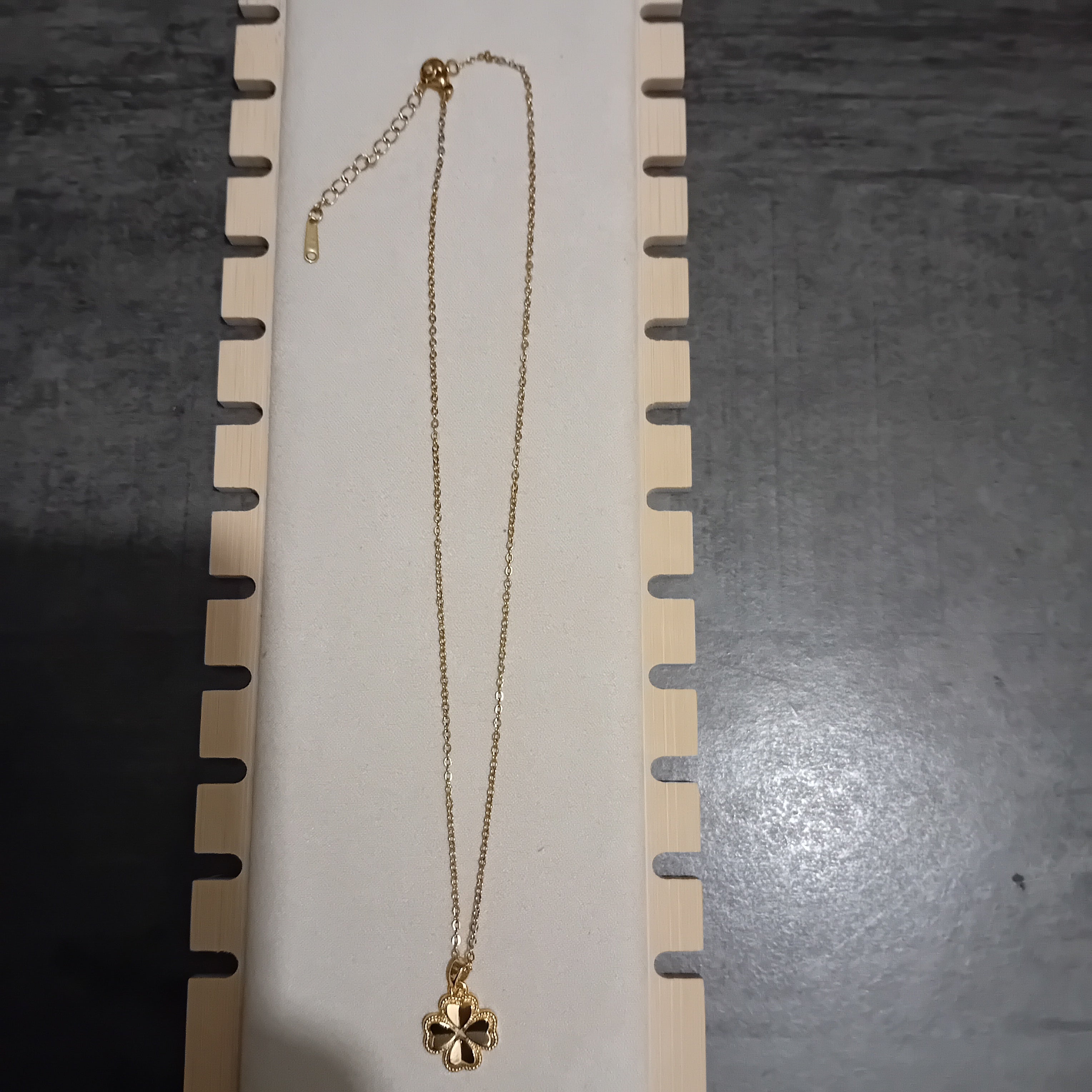 Collier trèfle Porte-Bonheur doré