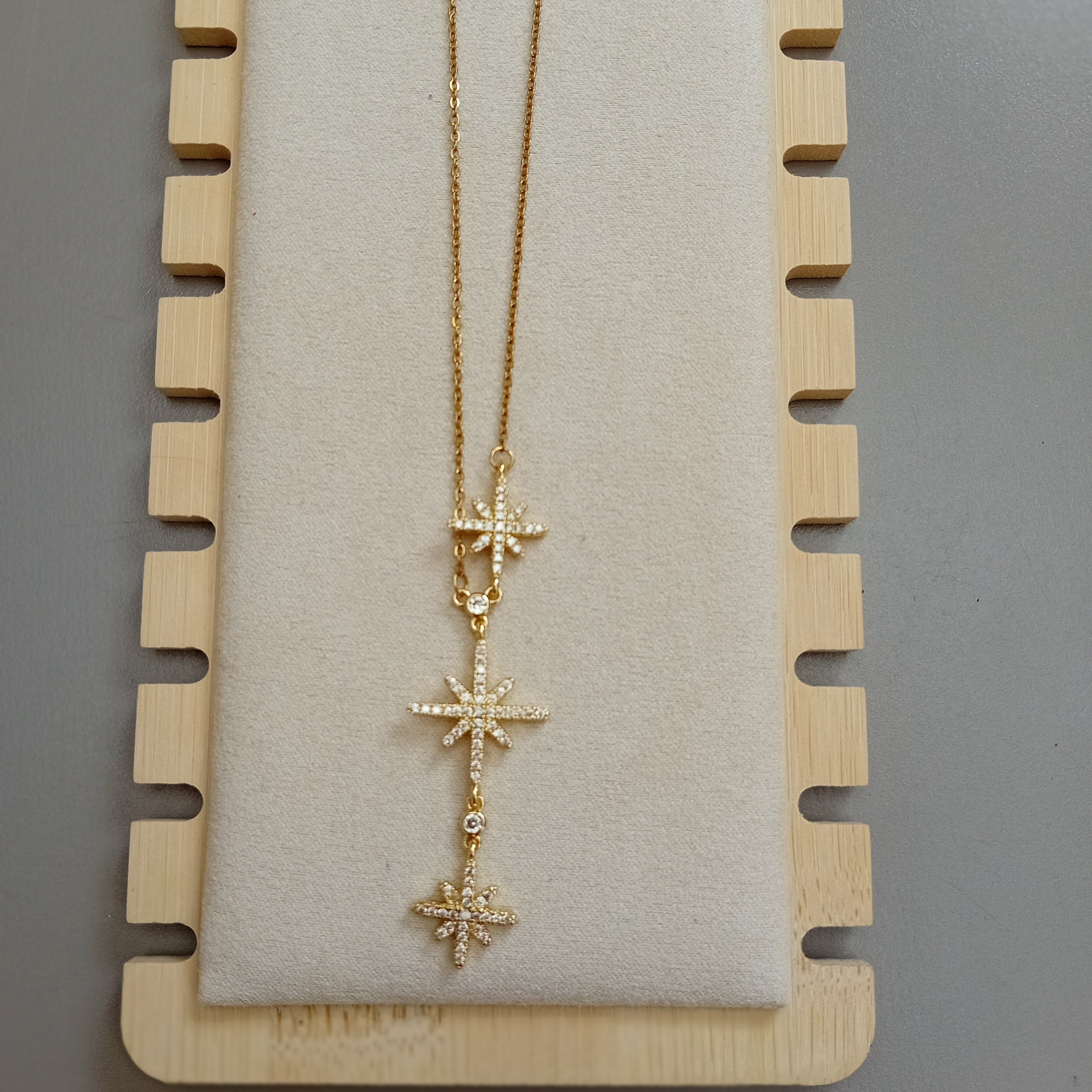 Collier Y 3 Étoiles