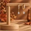 Bijoux sur un support aux couleurs d’automne