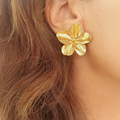 Boucle d'oreille fleur améliorée