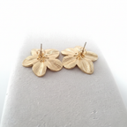 Boucles fleur vue de côté