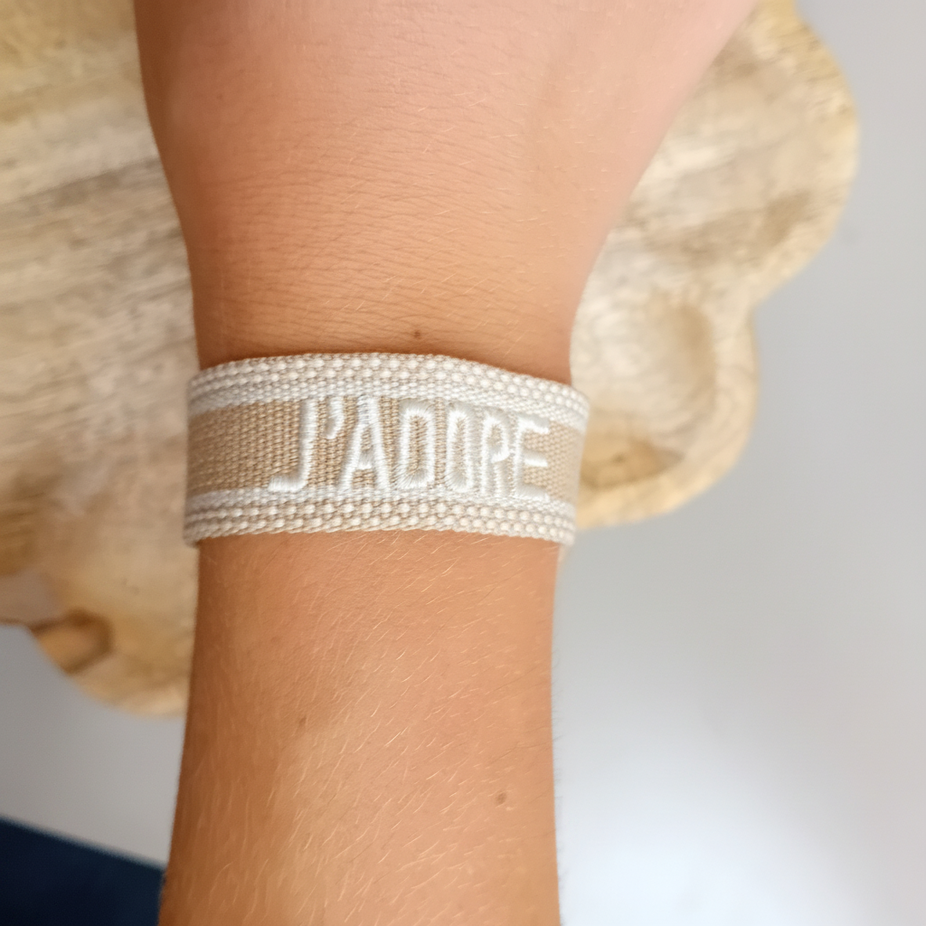 Bracelet J'ADORE porté amélioré