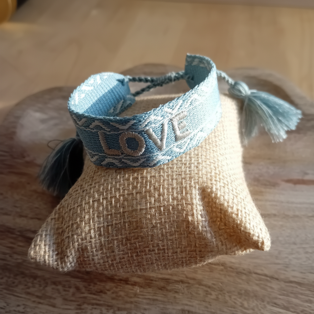 Bracelet LOVE coussin amélioré