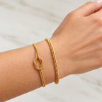 Bracelet mis en valeur par une nouvelle pose de main