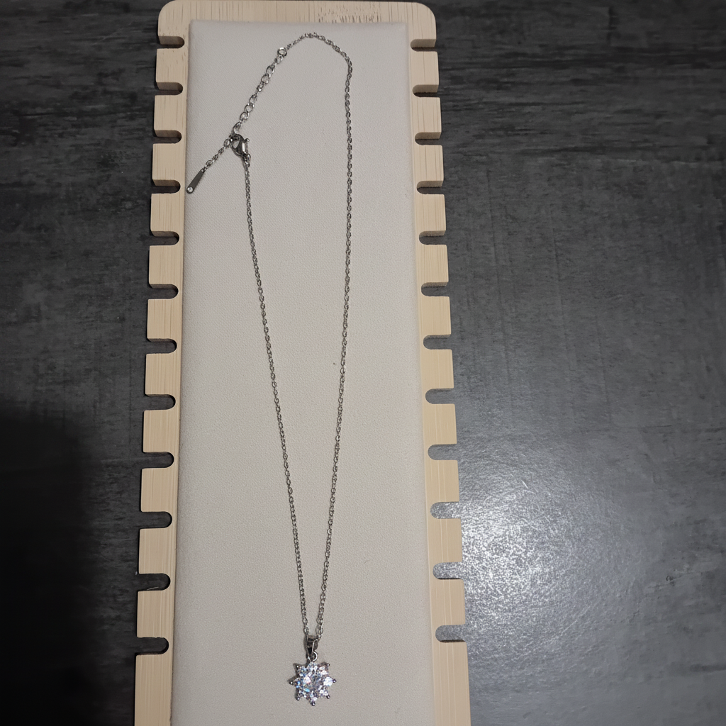 Collier Flocon - photo éclaircie
