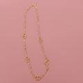 Collier photo originale fond rose poudré