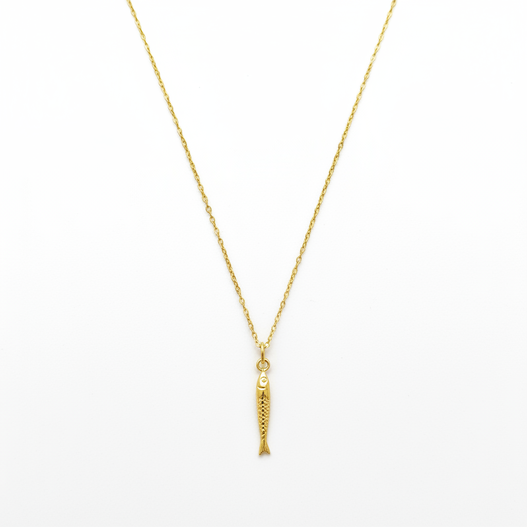 Collier Poisson Doré - fond blanc