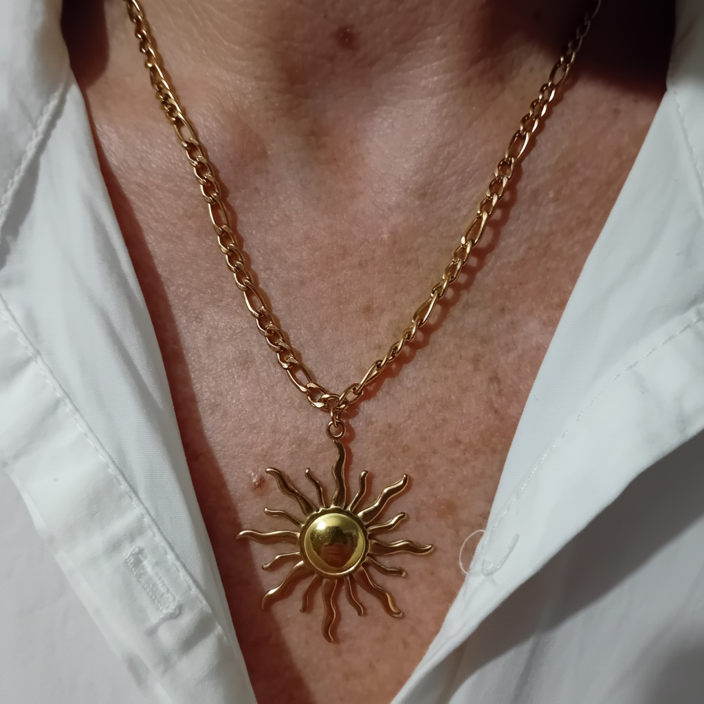 Collier Soleil Doré - photo éclaircie
